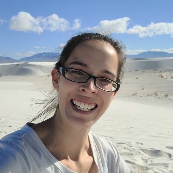 Meet your Posher, Jessica - Picture 1 of 1